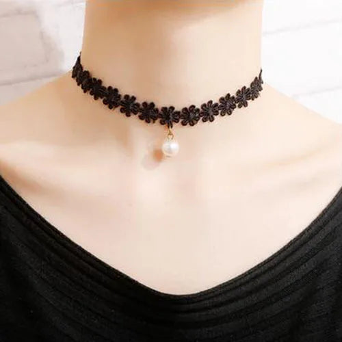 Black Minimalist Choker Necklace with Pendant Women's Fashionable Trend Accessory Lace-Up Necklace
