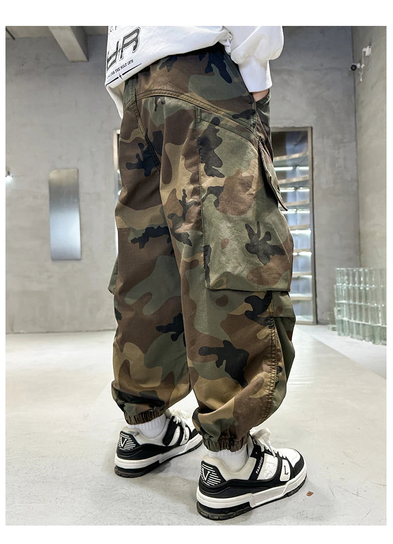Boys' camouflage pants, fashionable flip pocket work pants, autumn clothes, teenagers' sports ankle tied pants, suitable for com