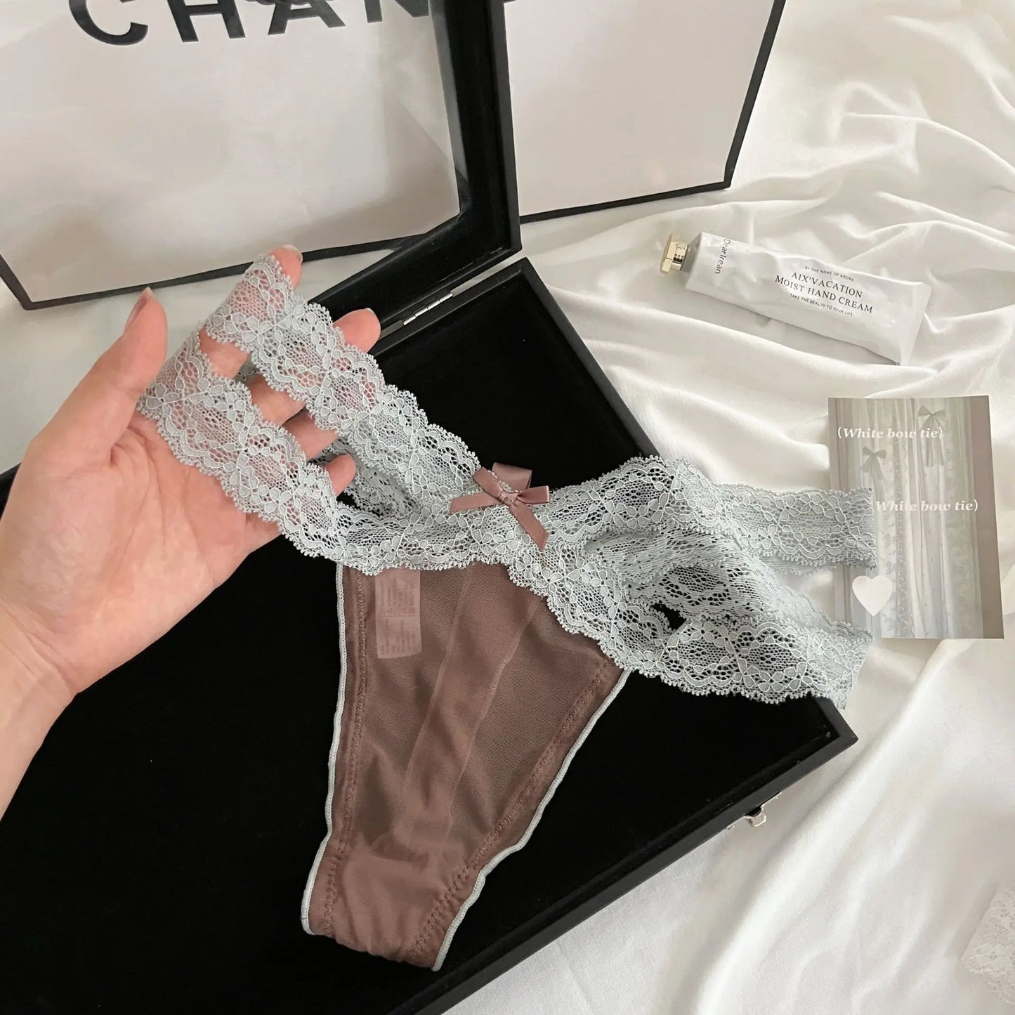 Thongs Woman Sexy Female Lingerie Women's Panties Women's Lace Thong Low Waist G-String Mesh Bow Detail Breathable Ladies Briefs