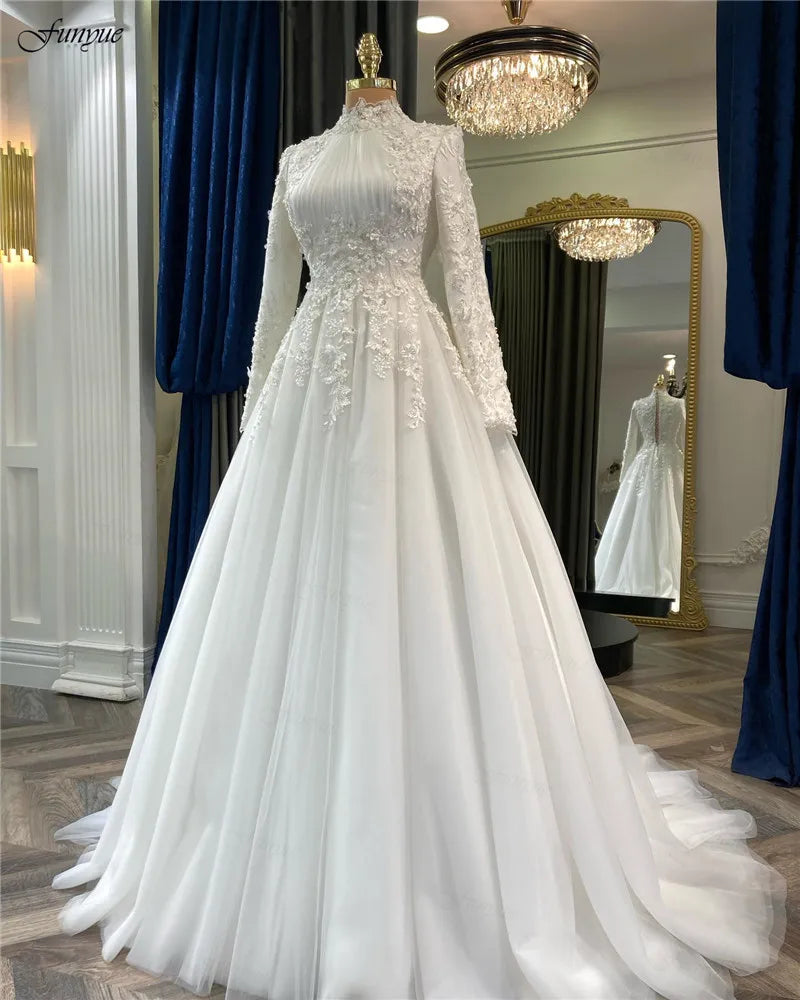 Customized Elegant Muslim Wedding Gown for Bride 2026 Appliques Flowers Dubai Long Sleeves Bridal Dress Tulle Robe De Mariage