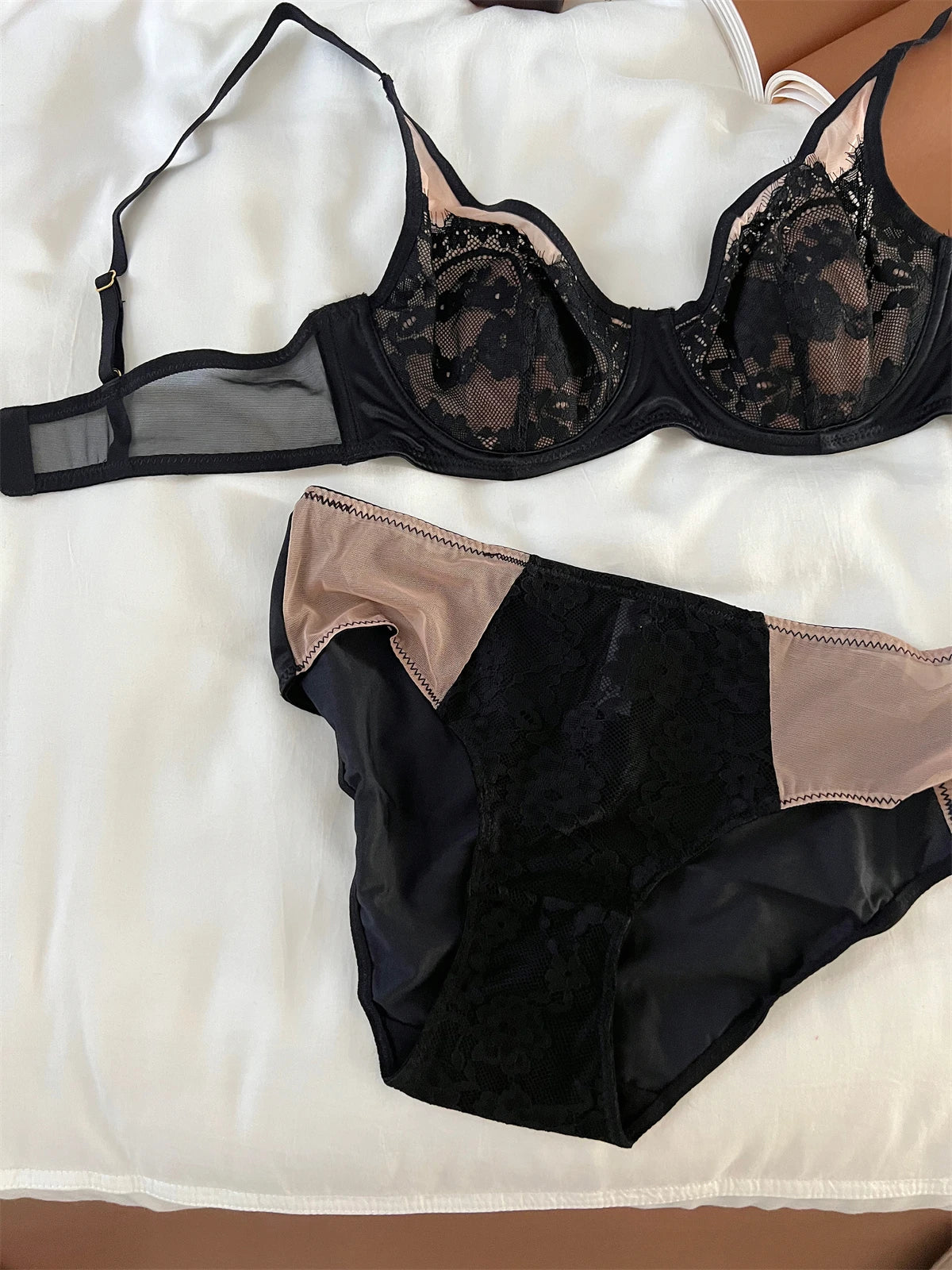 Lingerie sexy lace gathered with steel ring underwear bra set women adjusted comfortable bras rear three-row buckle