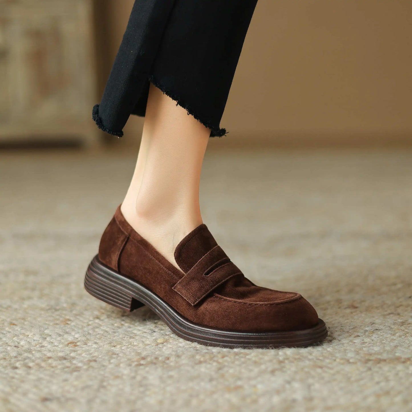 Krazing Pot Sheep Suede Size 34-41 Round Toe Med Heels Retro Mature Loafers Slip On Casual Spring Shoes Dating Brand Women Pumps