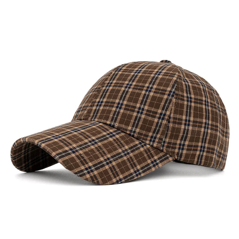 The retro and fashionable color-blocked checkered baseball cap is suitable for daily casual shopping, outings and dates