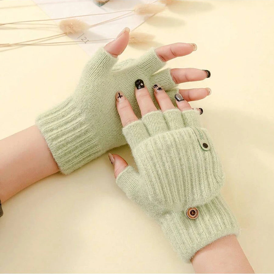6 pairs of gloves for children keep warm and cold in winter, suitable for children aged 8-14.