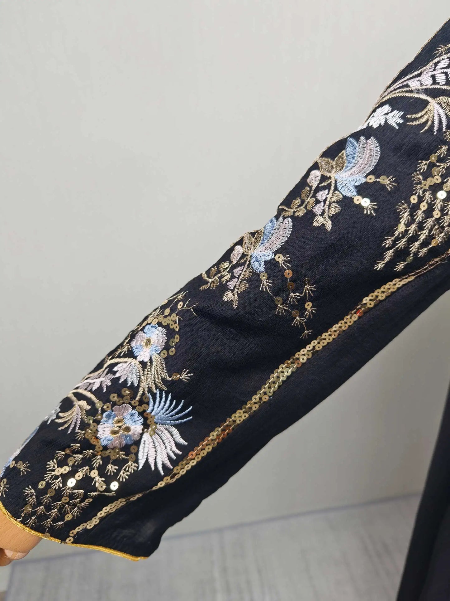 Trendy Black Islamic Dress with Distinctive Neck Design and Gorgeous Embroidered Details for Modern Muslim Women's Occasions