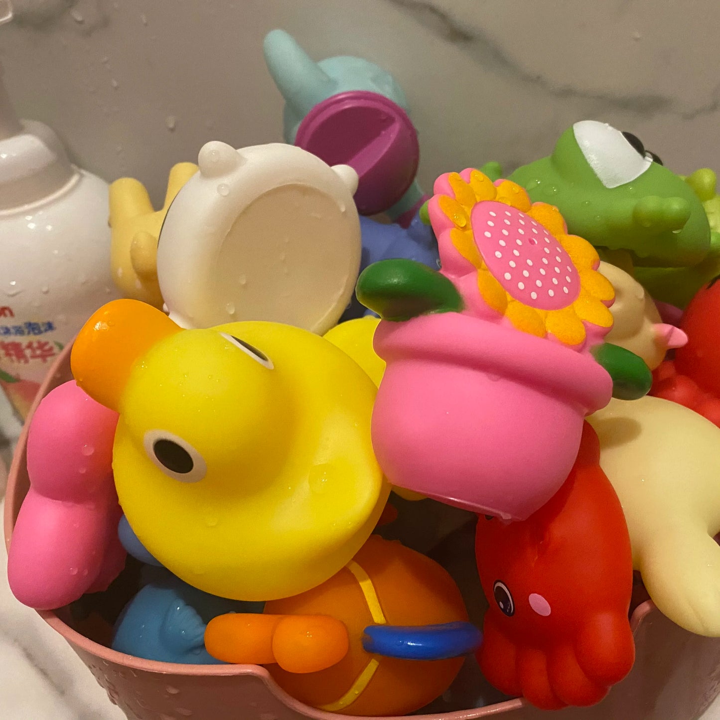 Bath Toy Swimming Water Toys Cartoon Soft Rubber Car Boat Plane Float Squeeze Sound Water Spray Kids Water Play Toys Gifts