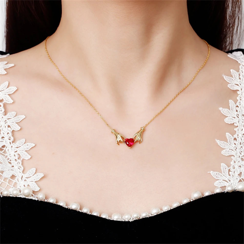 Necklace for Women Exquisite Women's Red Crystal Heart Pendant Necklace Romantic Ladies Anniversary Gift Personality Jewelry