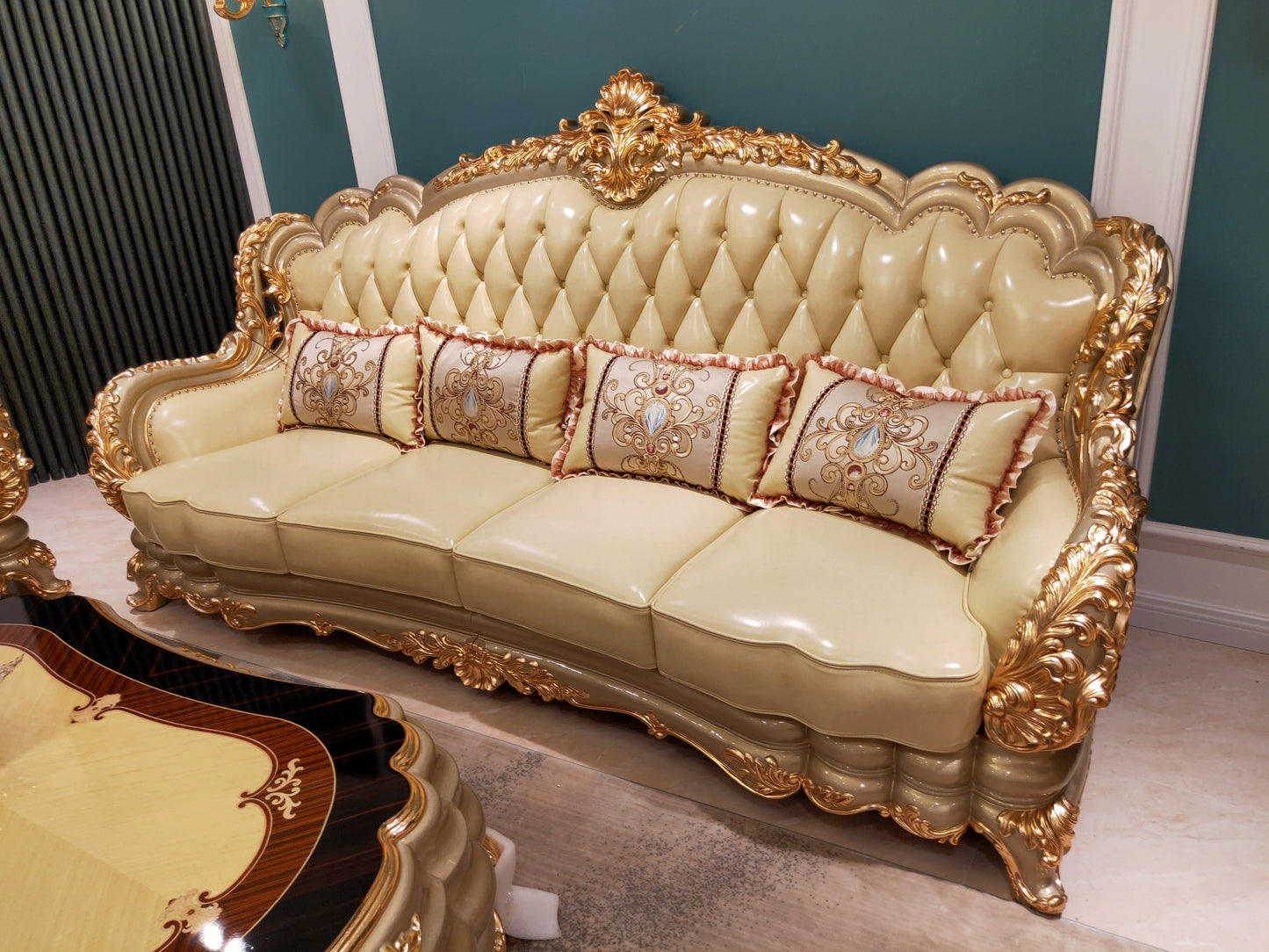 ZX07 Golden Chesterfield Sofa Set Single Living Room Furniture with Wooden Frame and Sponge Filling Arab Style Bed