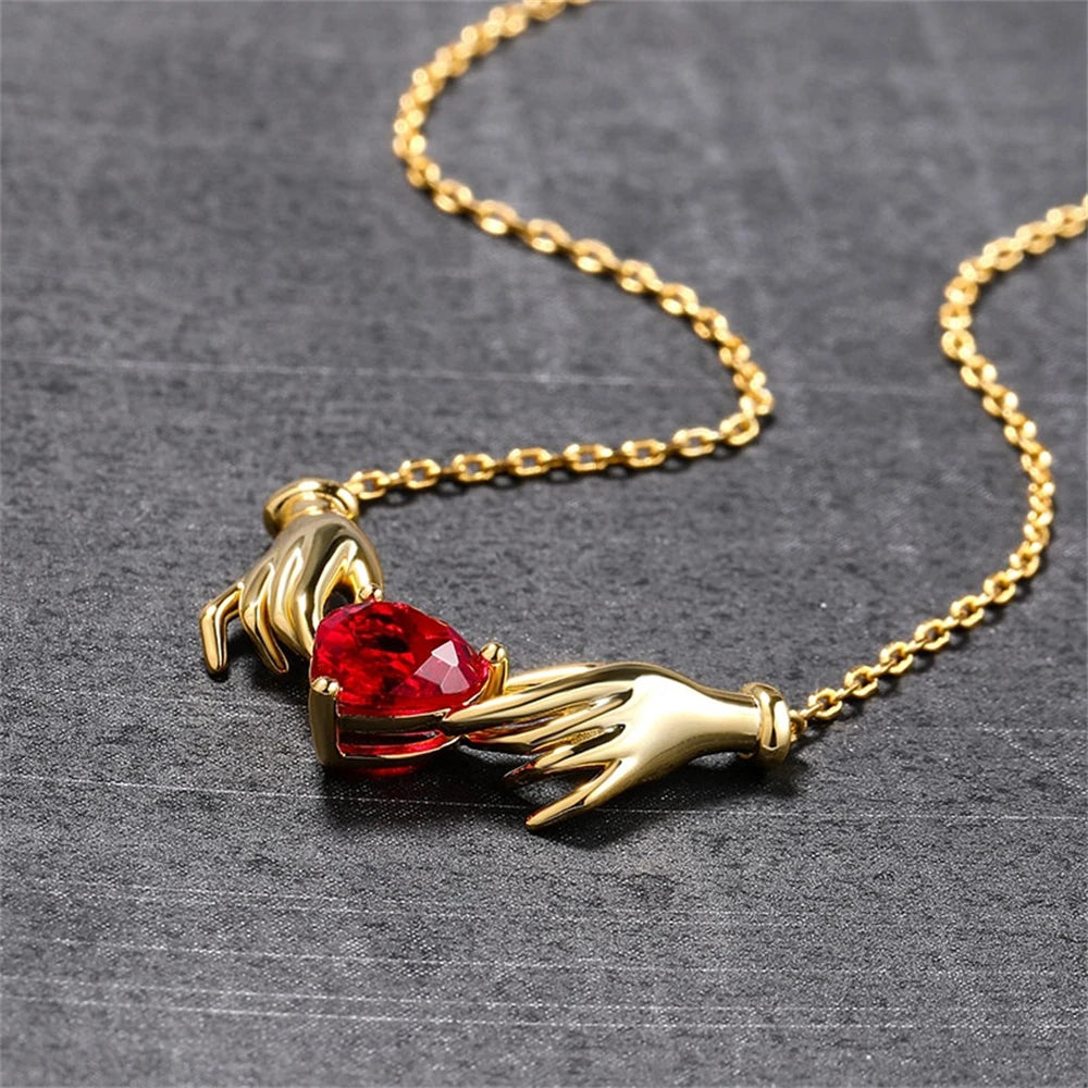 Necklace for Women Exquisite Women's Red Crystal Heart Pendant Necklace Romantic Ladies Anniversary Gift Personality Jewelry