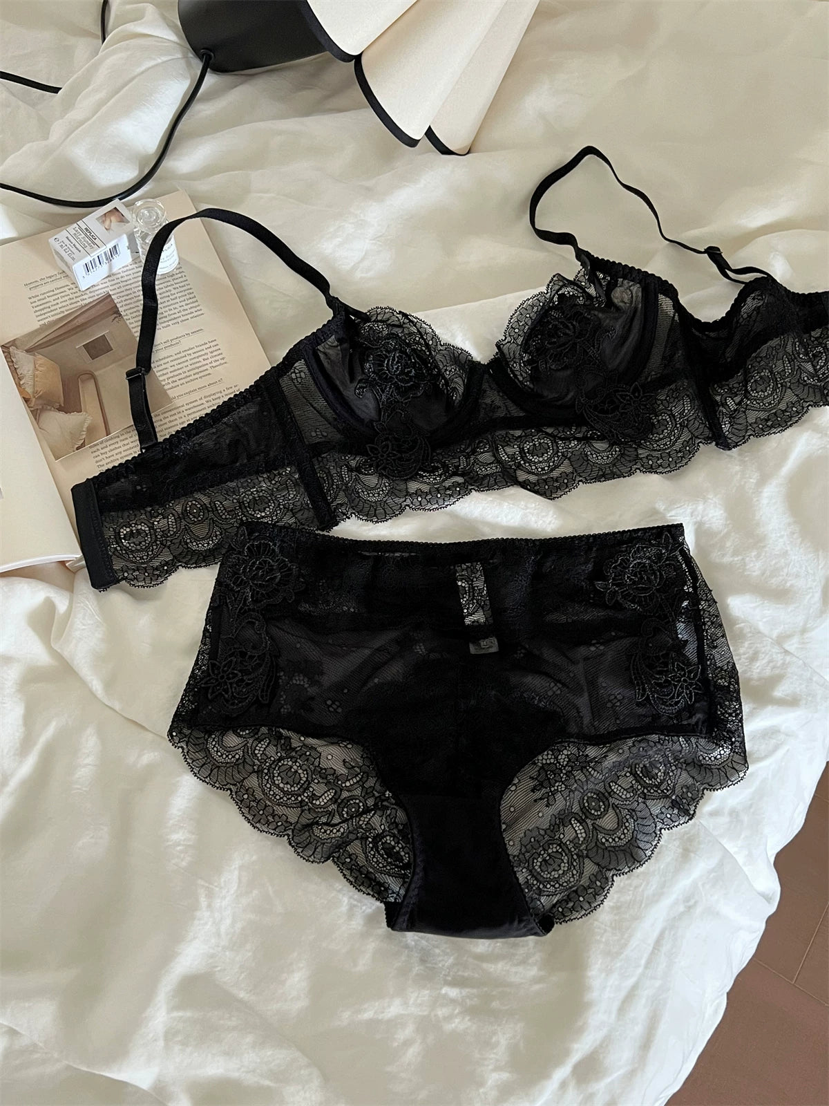 Lingerie sexy lace gathered with steel ring underwear bra set women adjusted comfortable bras rear three-row buckle