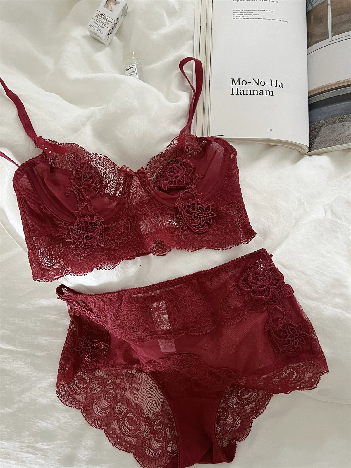 Lingerie sexy lace gathered with steel ring underwear bra set women adjusted comfortable bras rear three-row buckle