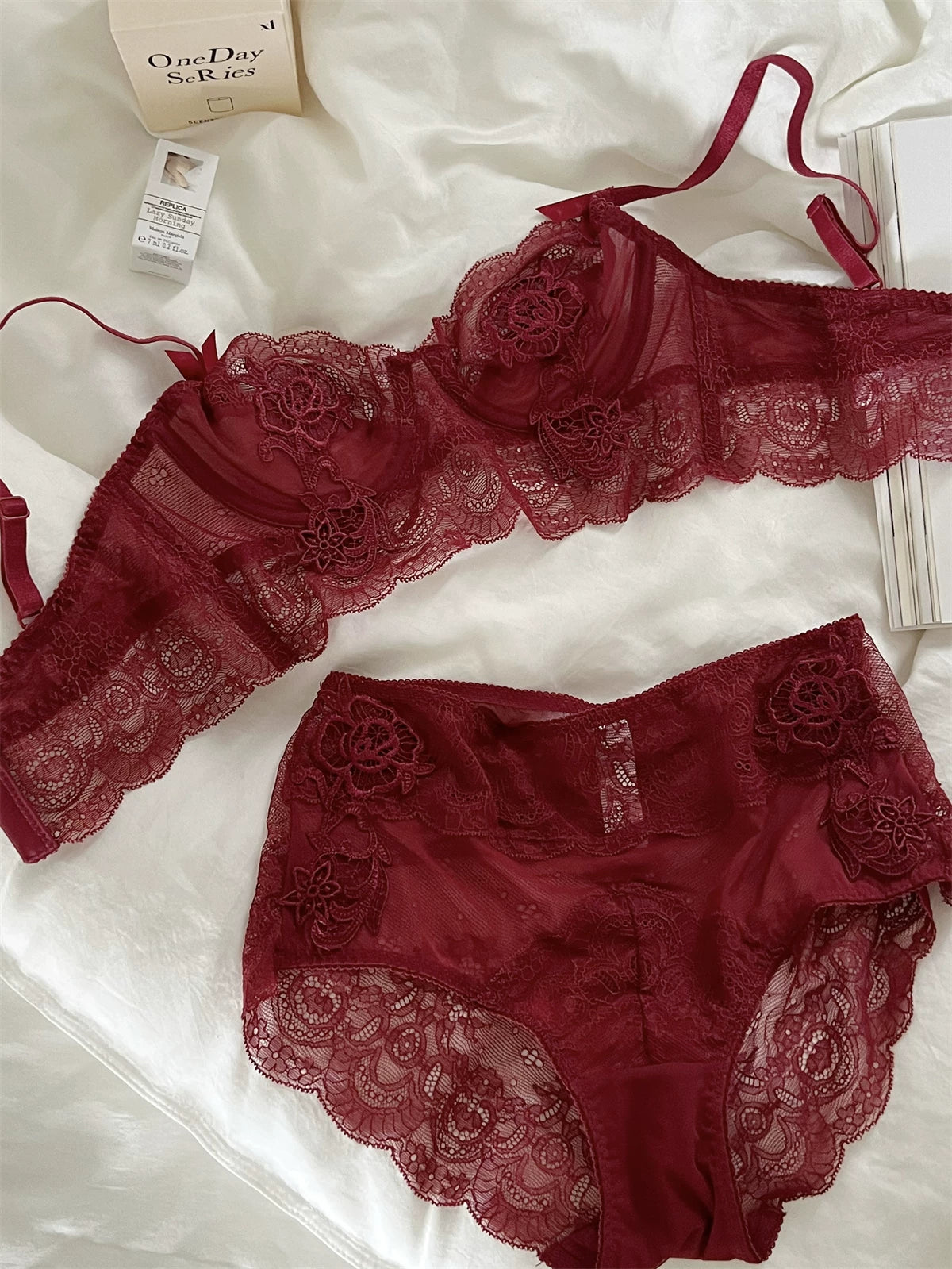 Lingerie sexy lace gathered with steel ring underwear bra set women adjusted comfortable bras rear three-row buckle