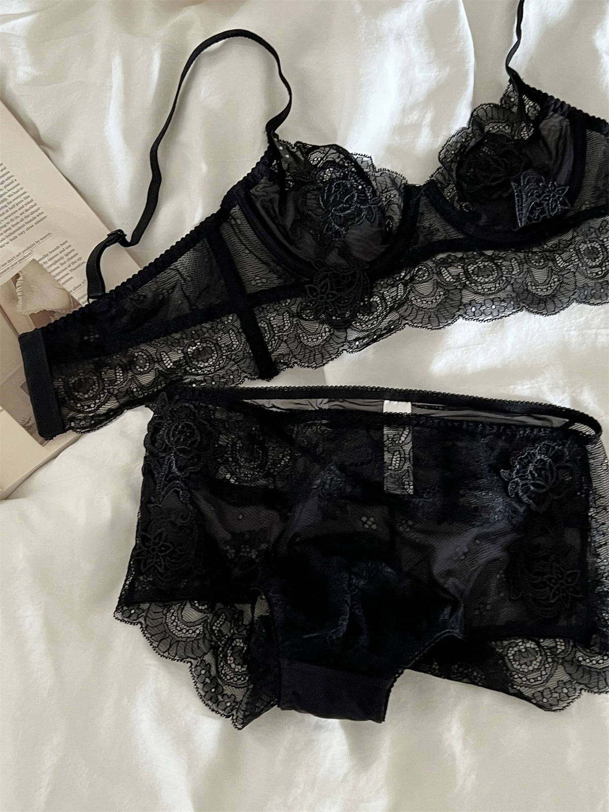 Lingerie sexy lace gathered with steel ring underwear bra set women adjusted comfortable bras rear three-row buckle