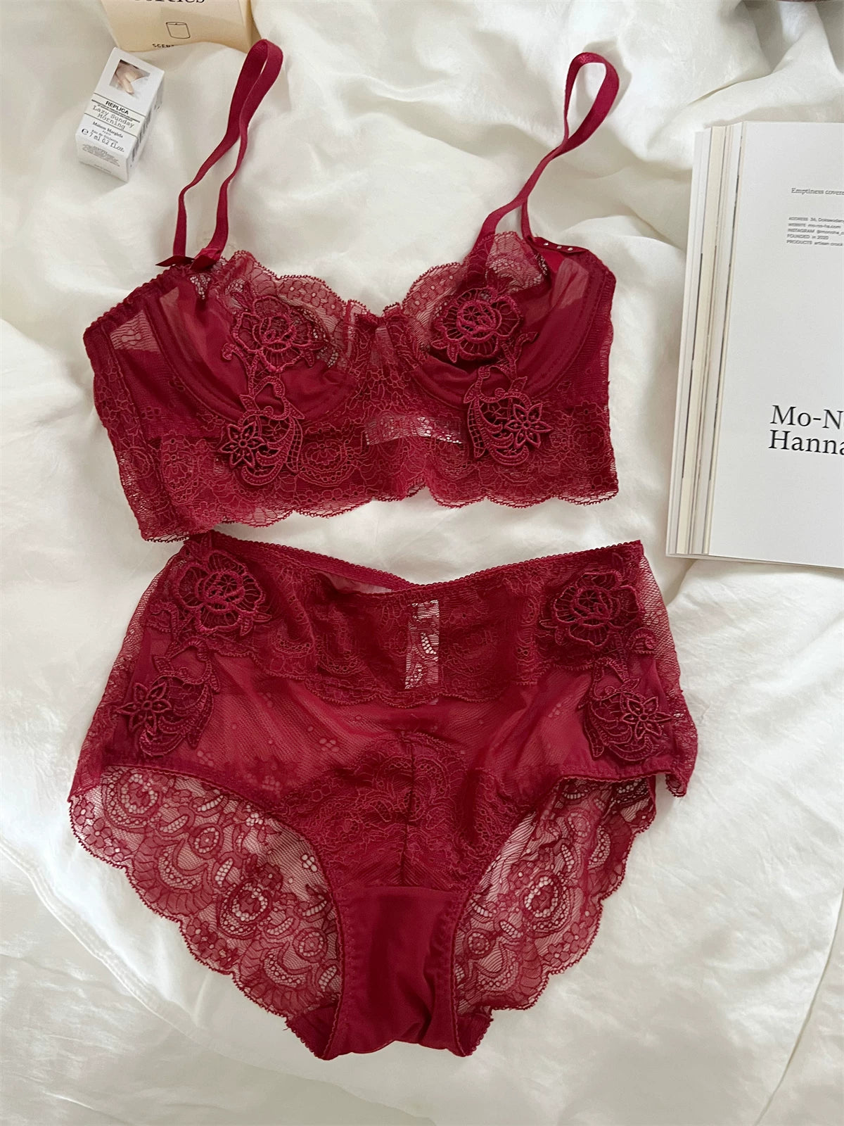 Lingerie sexy lace gathered with steel ring underwear bra set women adjusted comfortable bras rear three-row buckle