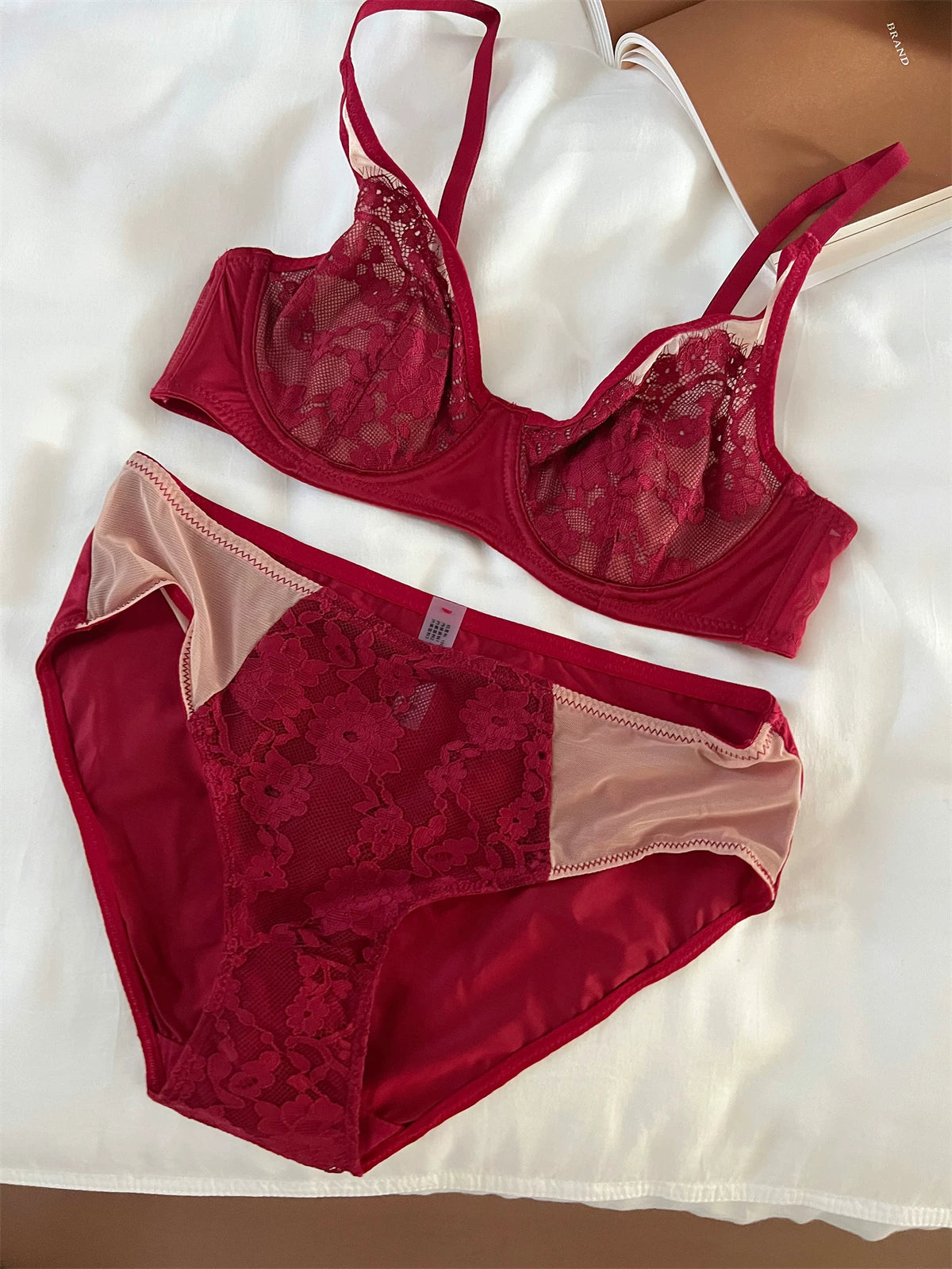 Lingerie sexy lace gathered with steel ring underwear bra set women adjusted comfortable bras rear three-row buckle