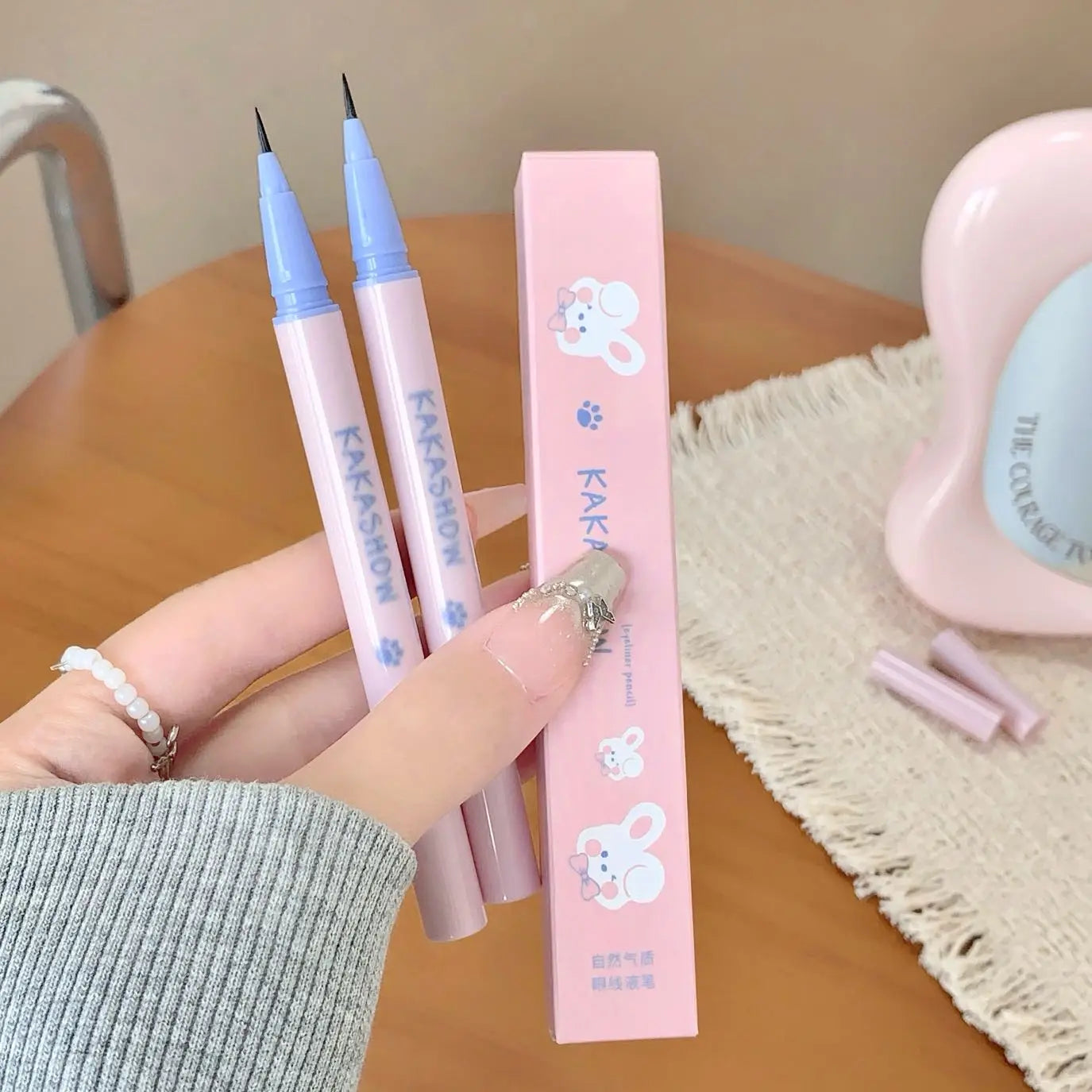 Ultra Slender Liquid Eyeliner Fast Drying Smooth Waterproof Eyeliner Pen Long Lasting Black Brown Lower Eyelash Pen Cosmetics