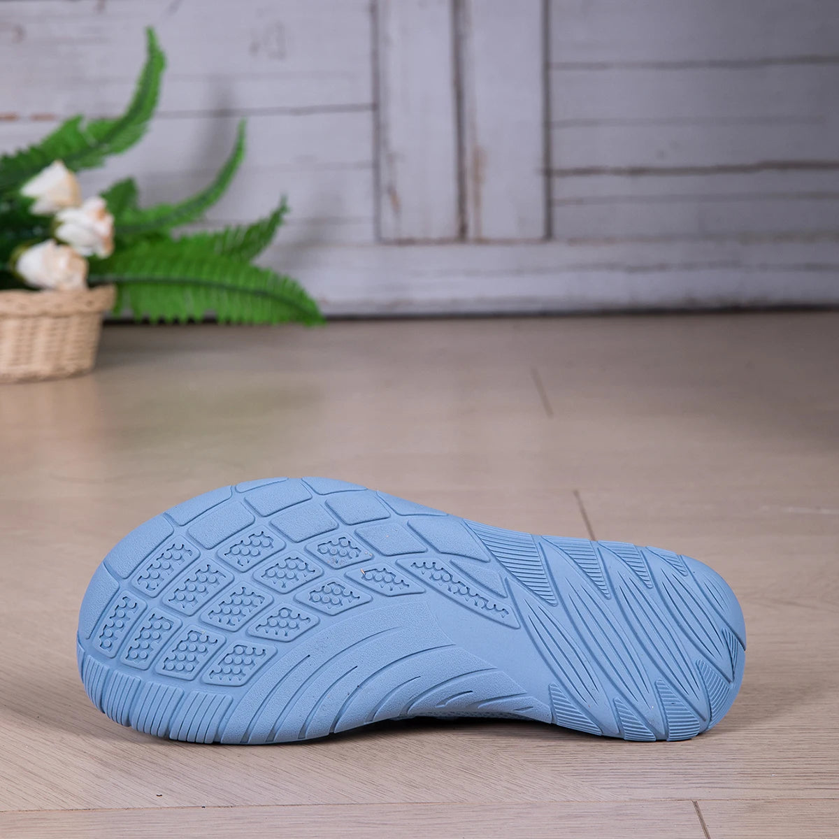 Women Minimalist Hiking Shoes Wide Fit Breathable Soft Bottom Anti-Slip Thin Sole Mountaineering Footwear for Outdoor Activities