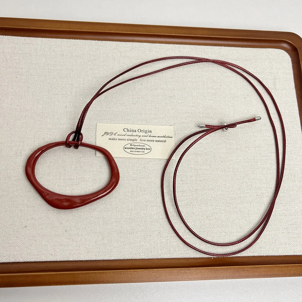 Long Adjustable Women's Necklace with Simple Geometric Irregular Pendant Design Sensation Minimalist Leather Rope Accessory