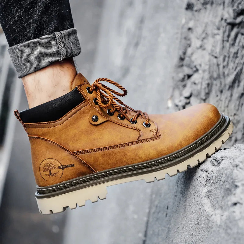 Men's High-Top British Style Motorcycle Boots Durable Cowboy Ankle Shoes Rugged Casual Non-Slip Leather Outdoor Work Footwear