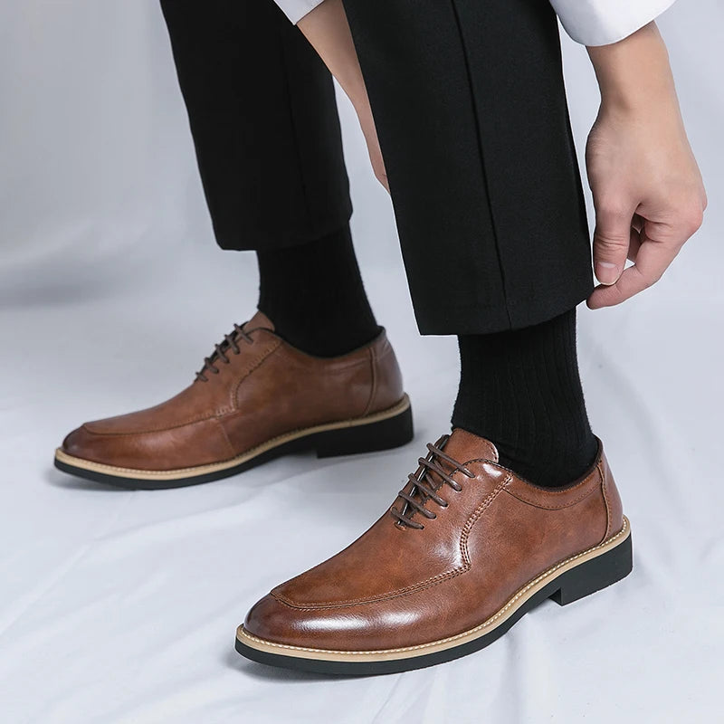 High End Brand Men's Party Formal Shoes Lace Up Pointed Men's Glossy Leather Shoes Classic Elegant Business Shoes Free Delivery