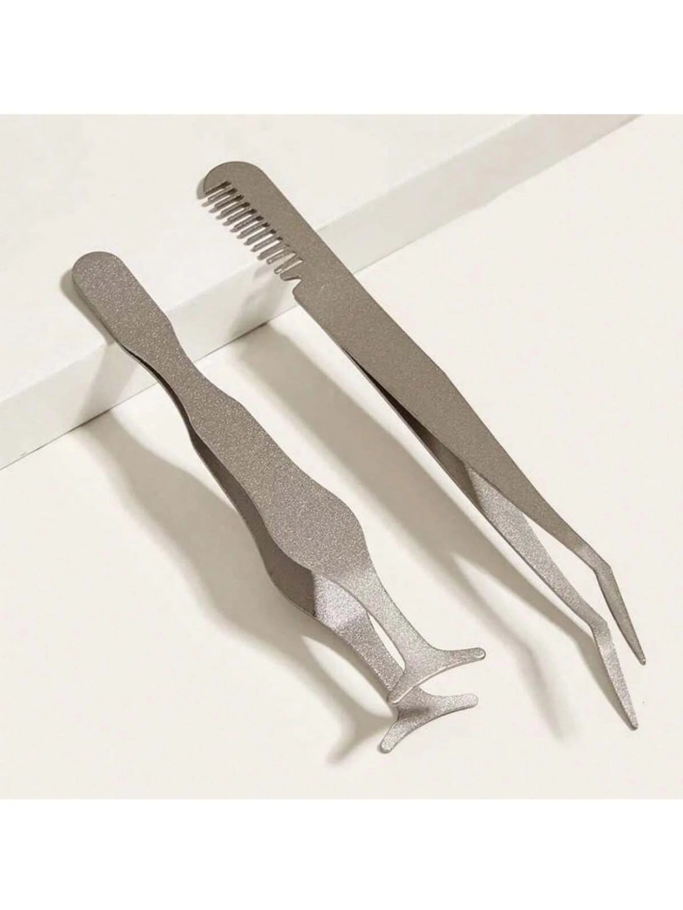 1 Set of 2 Pieces with Comb, Eyelash Curler, Angled Fine-Tipped Tweezers, False Eyelash Applicator, Eyelash Grafting Tool, Multifunctional Partial False Eyelash Applicator