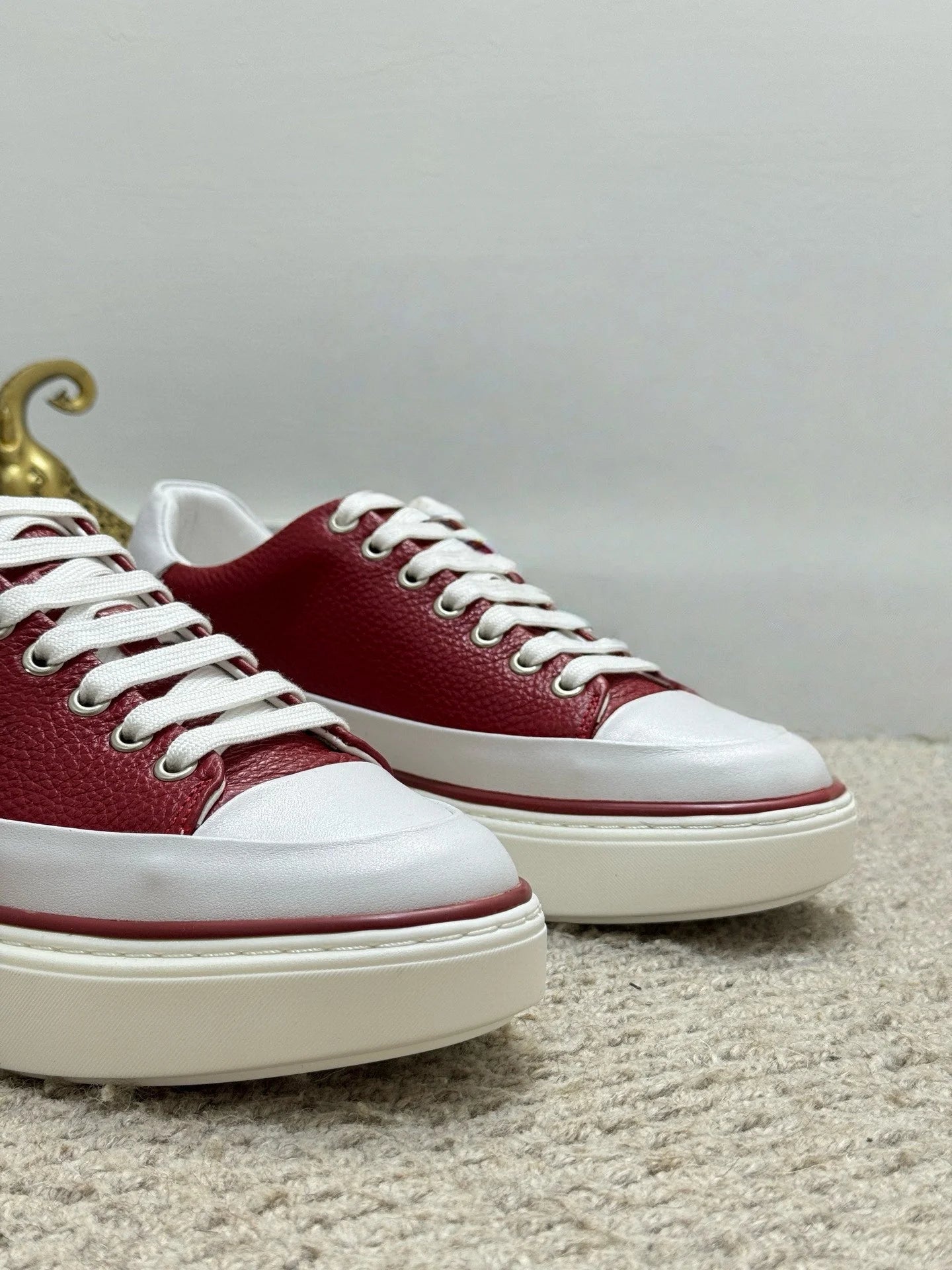 Genuine Leather Sneakers Are High-quality Casual Shoes From A Luxury Brand They Are Versatile and Ideal for Outdoor Commuting