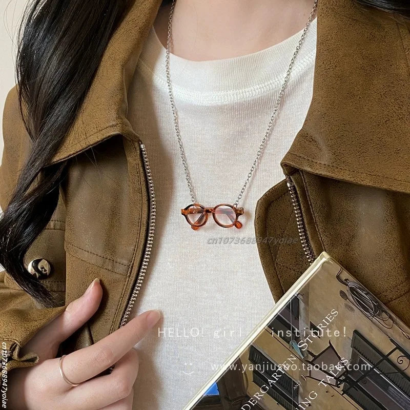 Artistic Glasses Shaped Necklace Niche Design Style Glasses Pendant Necklaces Simple Versatile Jewelry Fashion Necklace Gift