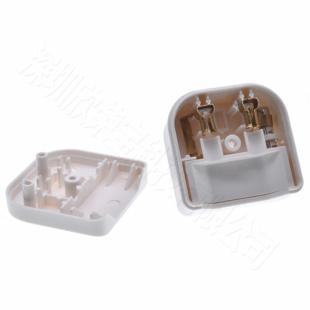 European EU 2Pin to UK 3Pin Power Socket Travel Plug Japan European EU to UK Travel Adapter Electrical Charger Adapter Converter