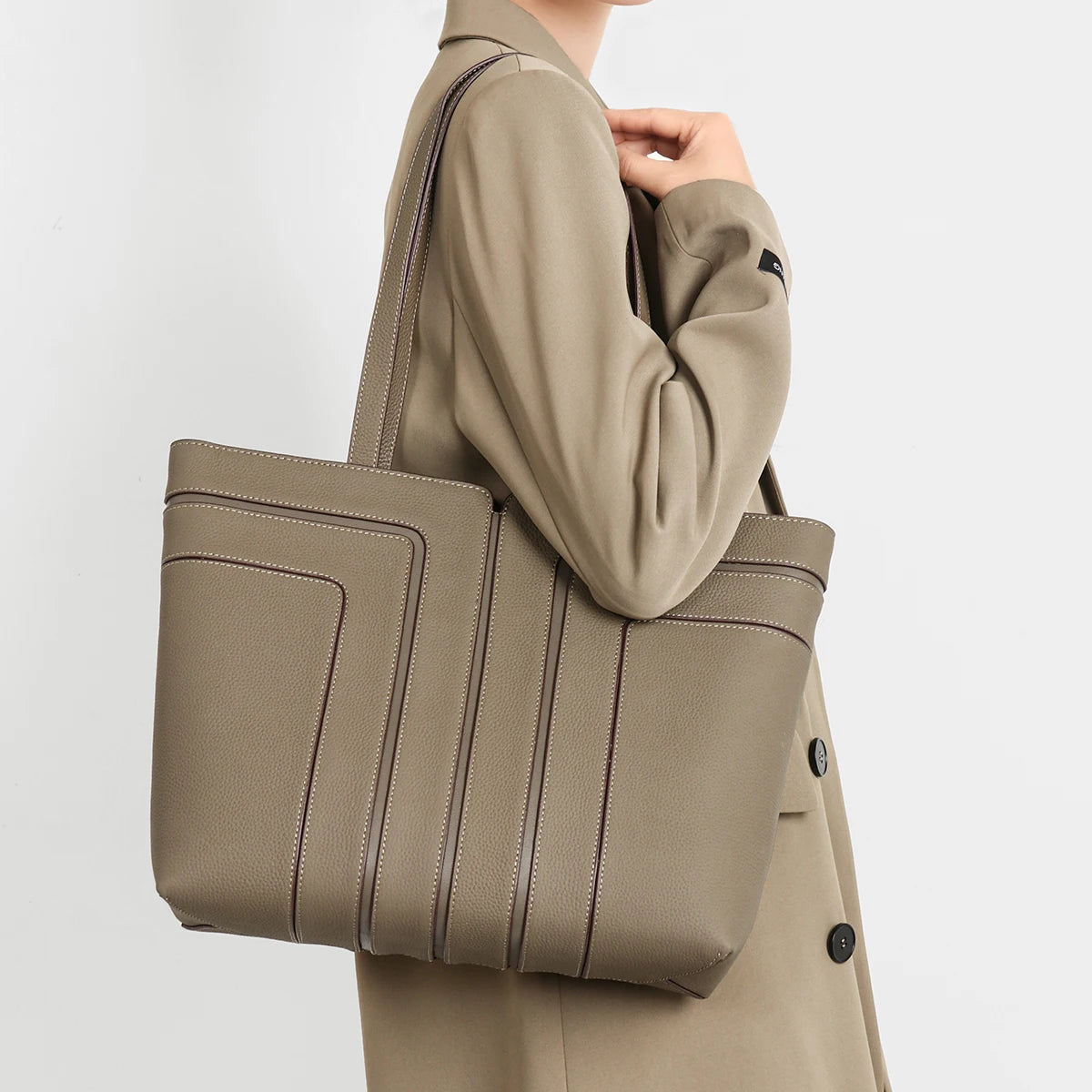 Genuine Leather Shoulder Bag, Niche Design, Popular Online Bag, Large Capacity Commuter Tote Bag, Versatile for Daily Outings