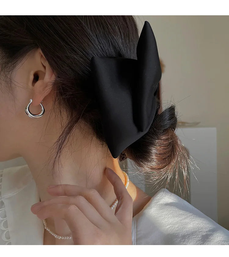 Sterling Silver Earrings Light Luxury Simple Elegant Grand Exquisite High End Fashionable Style of Earrings for Women
