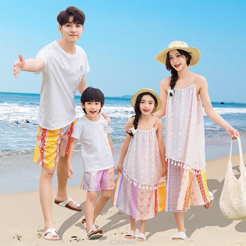 Dress 2025 Woman Vacation Couple Parent-child Beach Family Resorts Look Matching Holiday Outfit Mom Daughter Clothes Dad Son Set