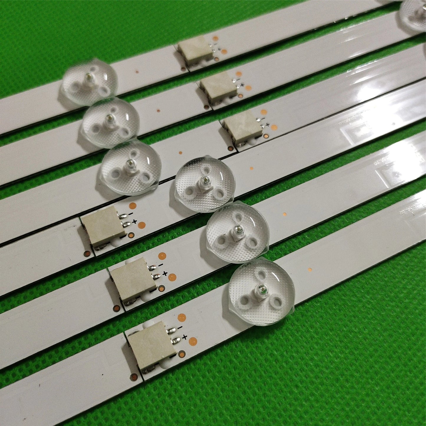 LED strips for  47 TV 47LN5400 47ln575s 47LN613S 47LN613V 47LN6130 47LN6138 47LA620S 47LA6208 47 ROW2.1 REV 0.7 1 L2 TYPE