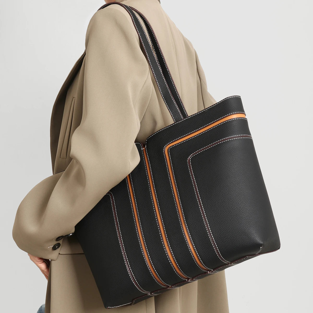 Genuine Leather Shoulder Bag, Niche Design, Popular Online Bag, Large Capacity Commuter Tote Bag, Versatile for Daily Outings