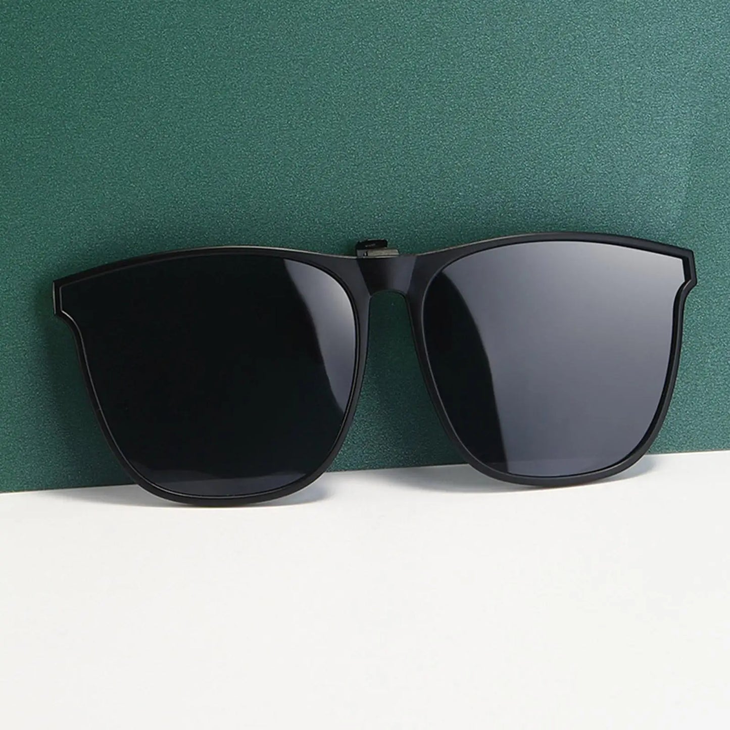 Polarized Clip On Sunglasses Men Women UV400 Anti Glare Sun Glasses for Driving Fishing Vintage Square Flip Up Glasses Eyewear