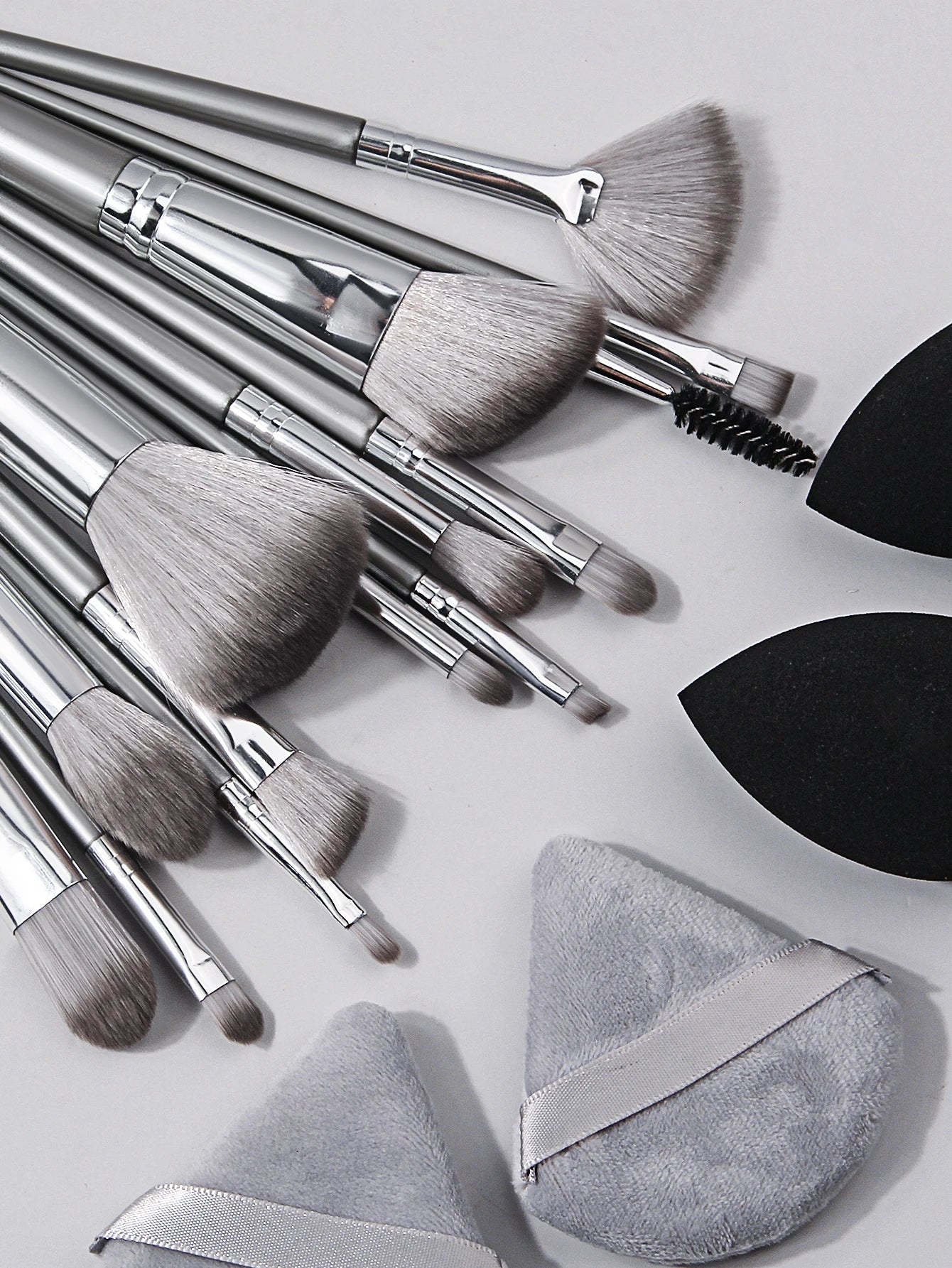 18pcs Professional Makeup Brush Set&4pcs Powder Puff,Makeup Tools With Soft Fiber For Easy Carrying,Foundation Brush Set