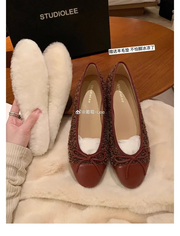 Flat Shoes for Women 2025 Spring and Autumn Round Toe Color Blocked Butterfly Bow Velvet Light Mouth Fashionable Single Shoe
