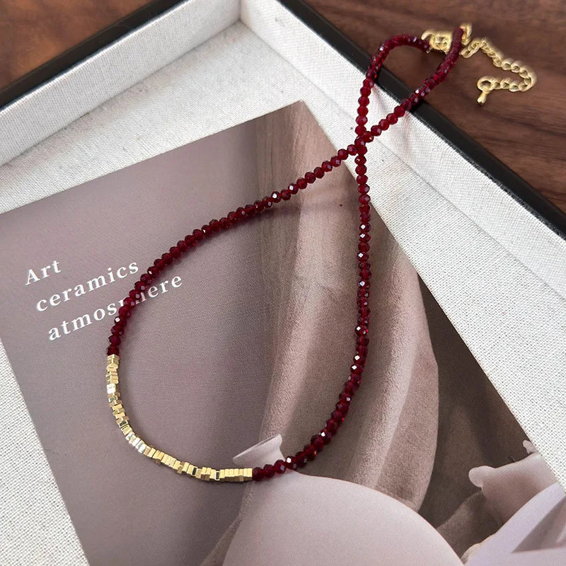 Fashionable Red Pearl Glass Bead Necklace with Unique Design and Luxury Feel for Collarbones