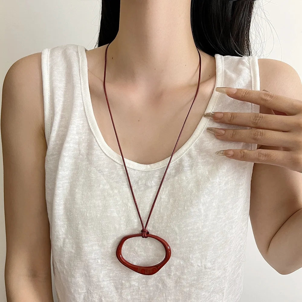 Long Adjustable Women's Necklace with Simple Geometric Irregular Pendant Design Sensation Minimalist Leather Rope Accessory