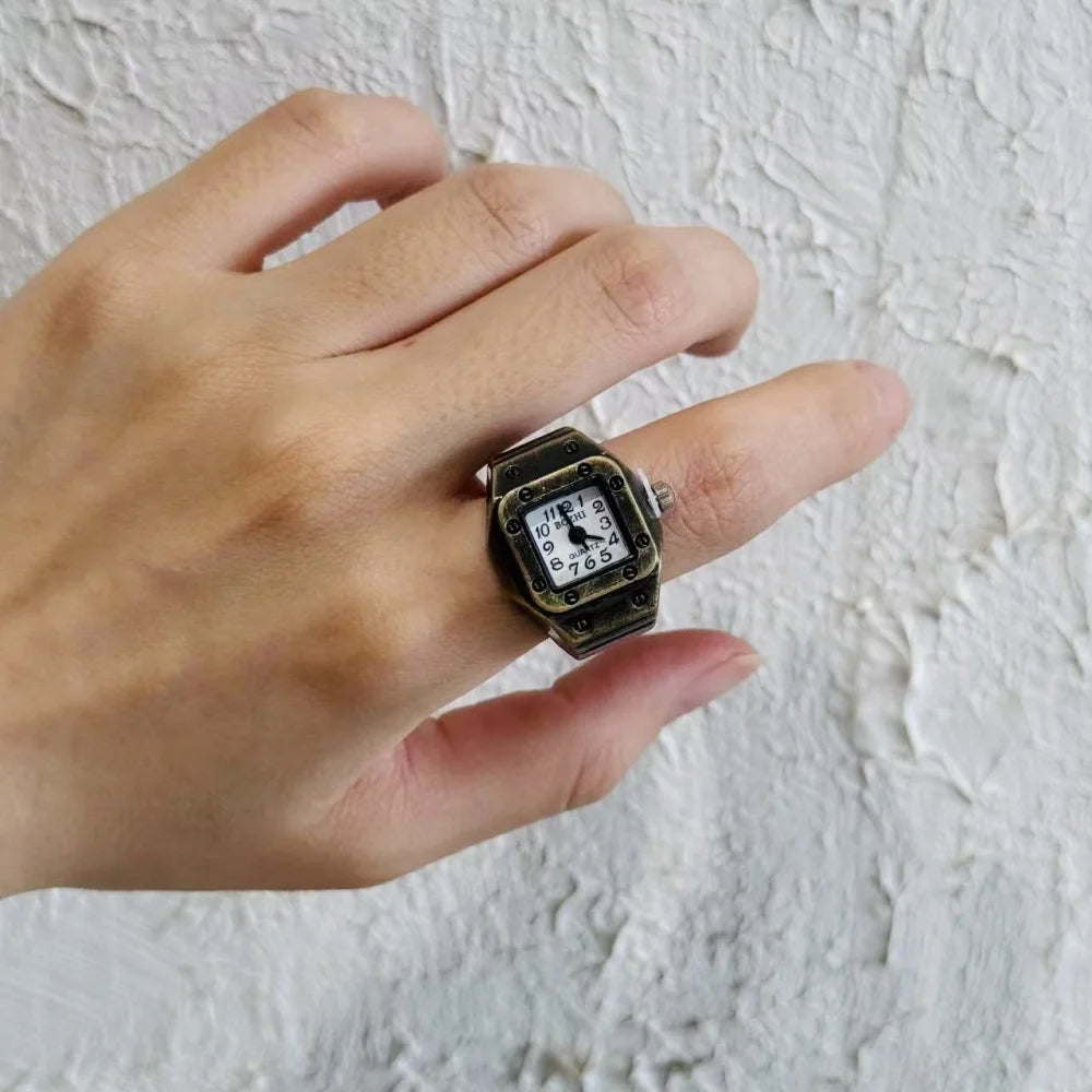 Watch Ring Assorted Niche Couple Finger Watch Mini Clock Retro Creative Electric Mens Girls Items Glass Boho Luxury