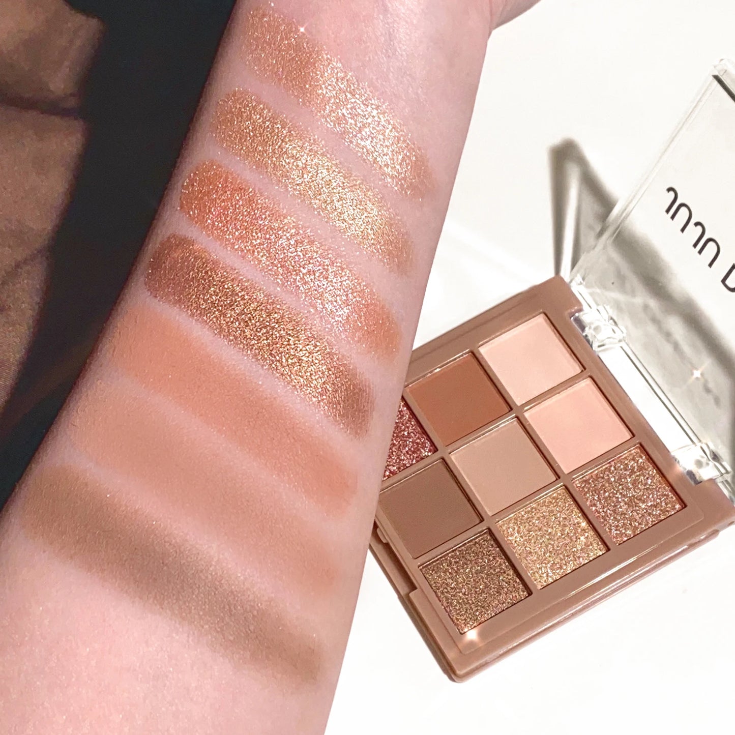 Milk tea nine-color eyeshadow palette, nine-grid eyeshadow with fine shimmer, shimmer and matte nude shades