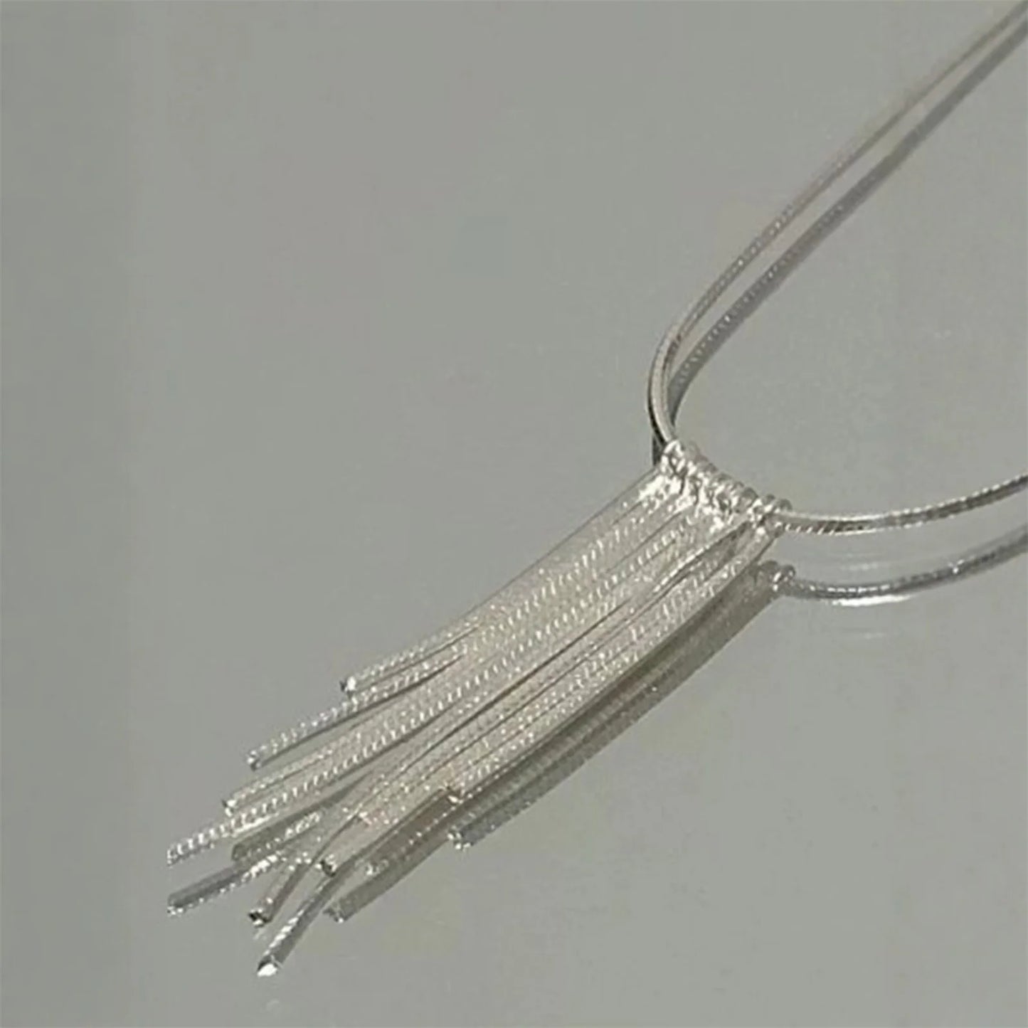 Fashionable fringed necklace, women's long style pendant accessory, simple and versatile collar chain jewelry
