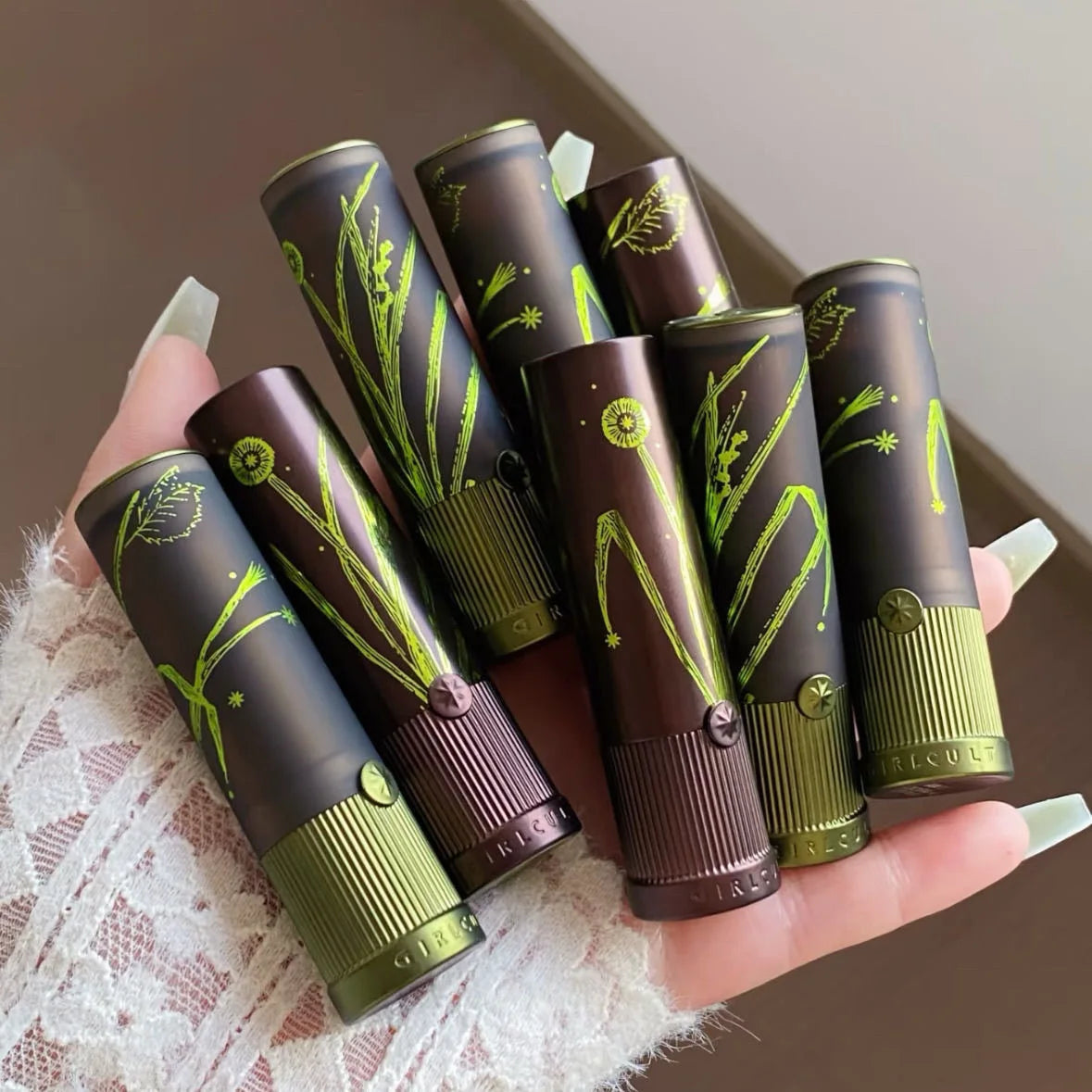 Girlcult Private Label Lipstick Custom Logo Matte Velvet Lip Balm Long Lasting Glossy Shimmer Transparent Lip Gloss