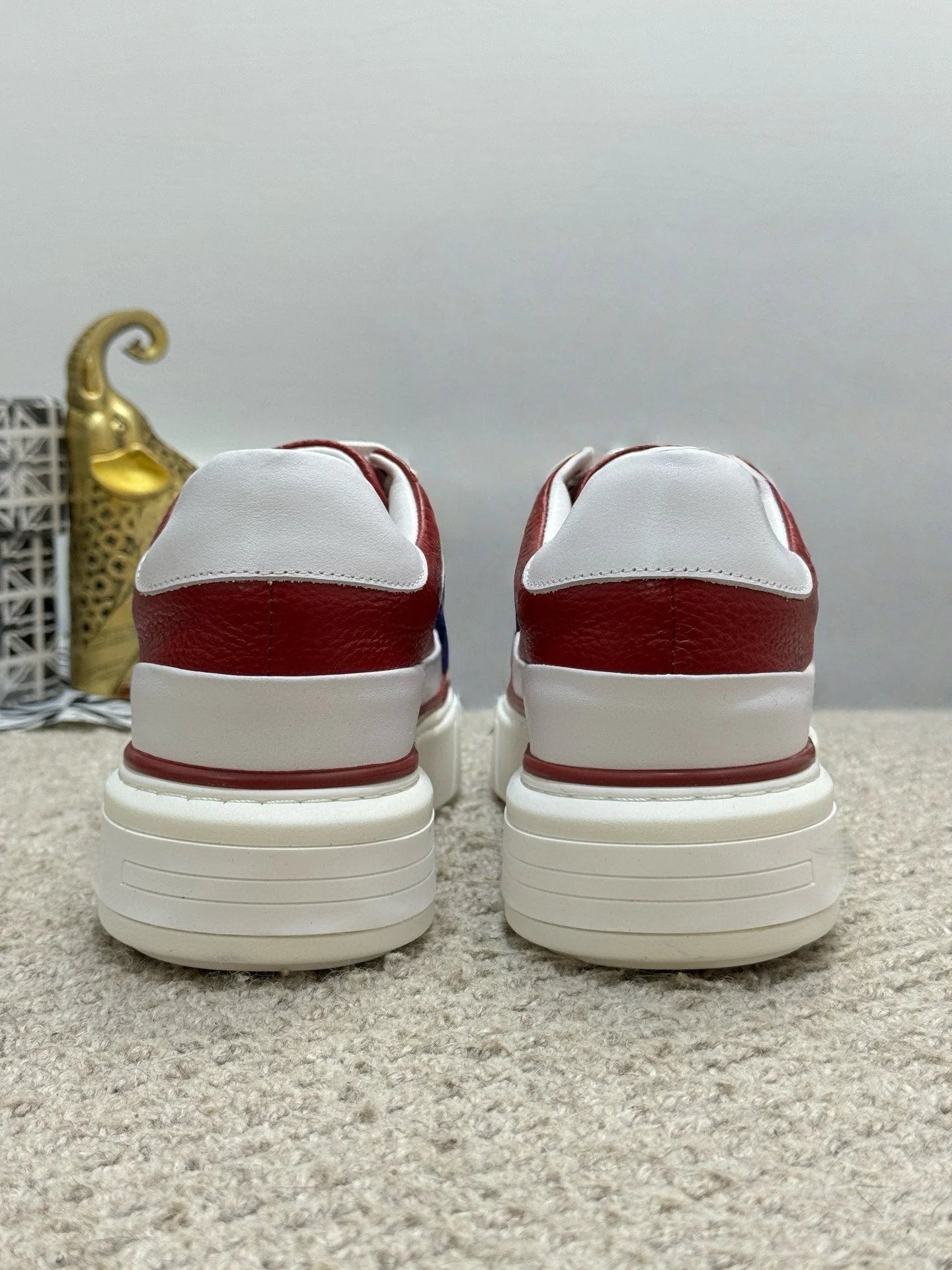 Genuine Leather Sneakers Are High-quality Casual Shoes From A Luxury Brand They Are Versatile and Ideal for Outdoor Commuting