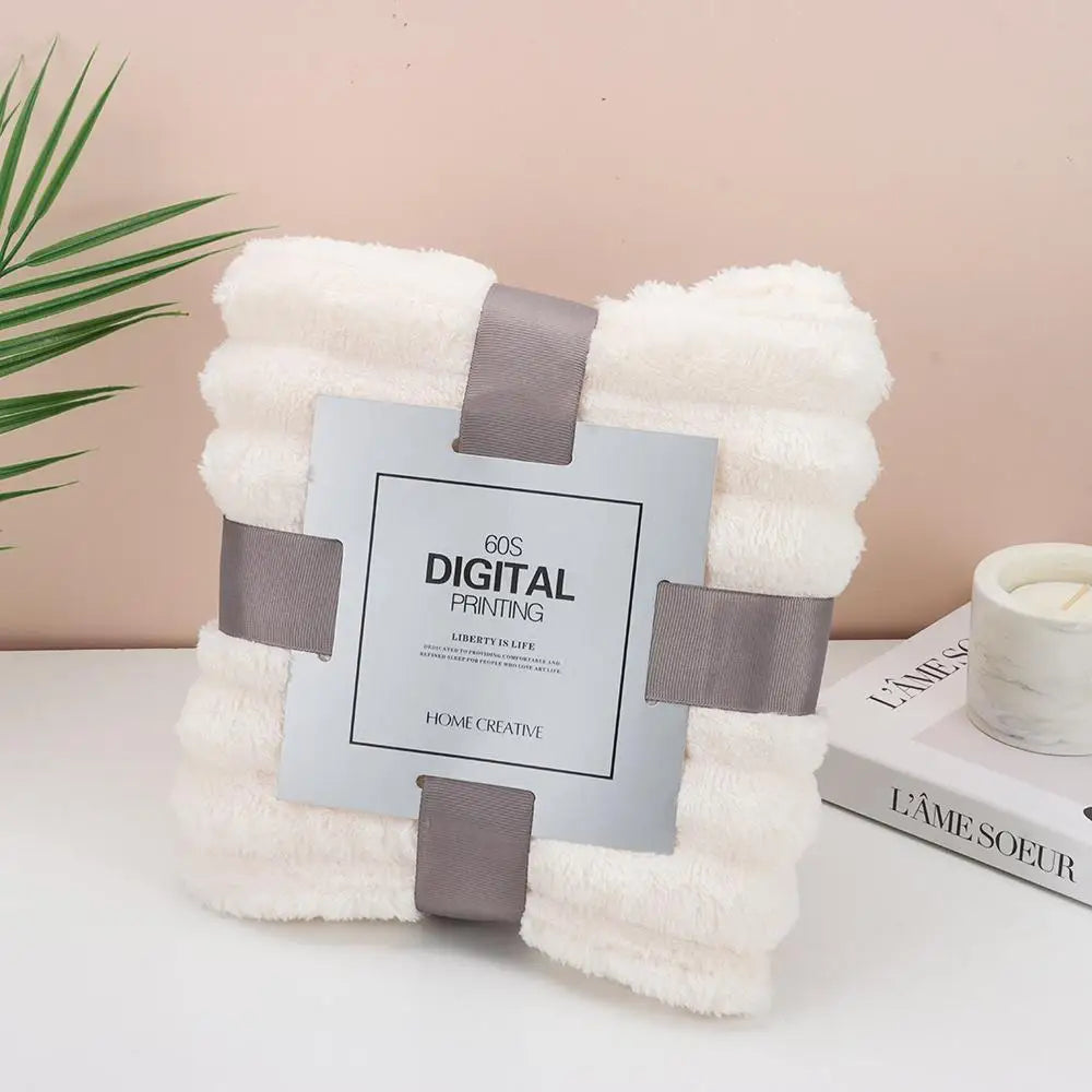 Ultra Soft Fleece Bed Throw Blankets for Lunch Rest Double Sided Warm Blanket Skin-Friendly Warm Conditioning Quilt Breathable