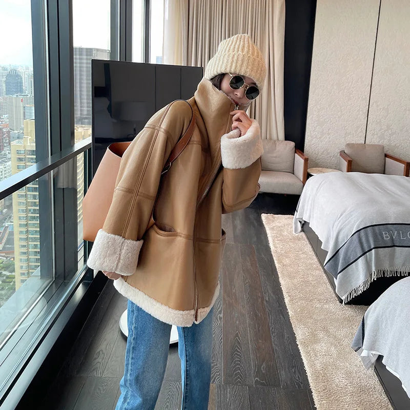 2025 Autumn Winter Fur Integrated Lamb Wool Coat Women's European And American Street Temperament Fashion Locomotive Fur Coat