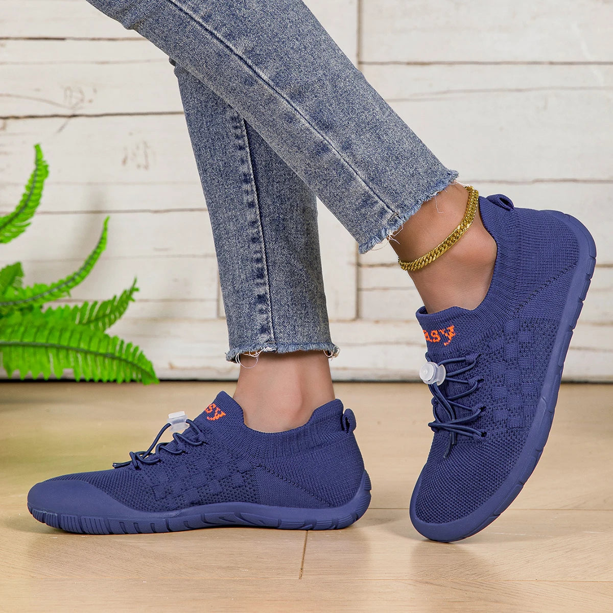 Women Minimalist Hiking Shoes Wide Fit Breathable Soft Bottom Anti-Slip Thin Sole Mountaineering Footwear for Outdoor Activities