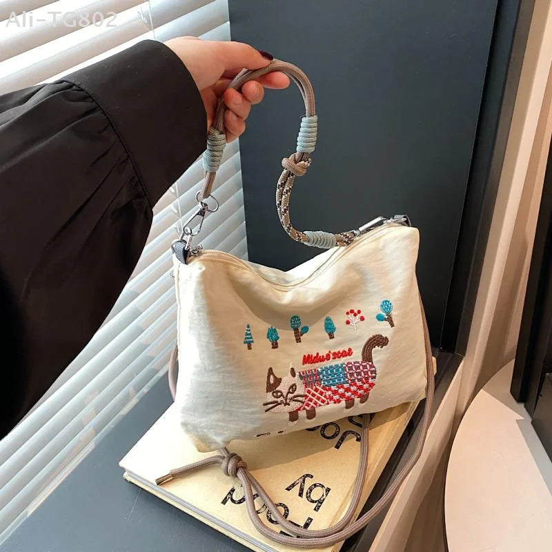 Ladies Tote Bag Lazy Ins Wind Japanese Embroidery Fashion Joker Large-capacity Durable Shoulder Bag Commuter Messenger Bag