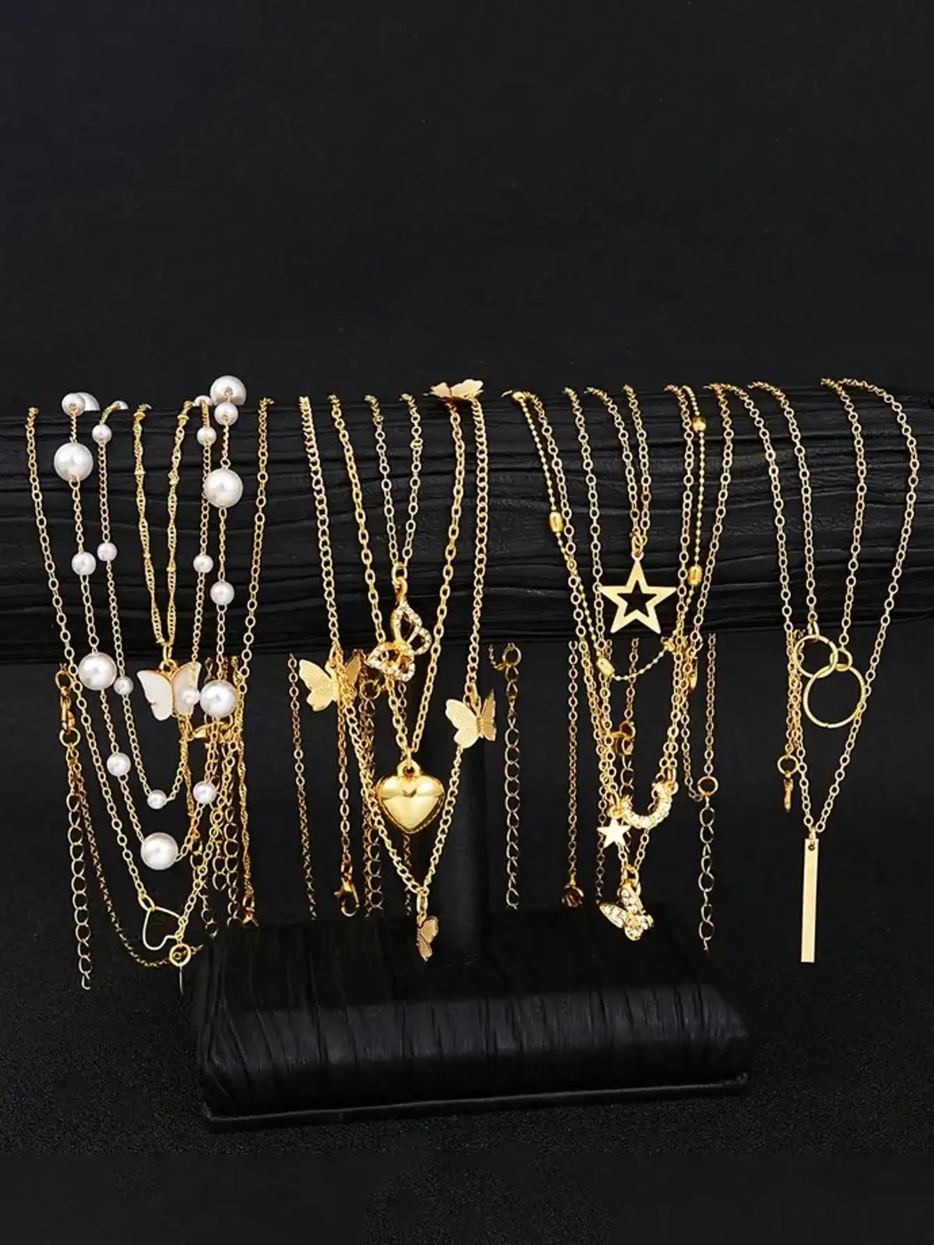 11/5-piece fashionable women's multi piece necklace set suitable for outdoor wear and beach vacations