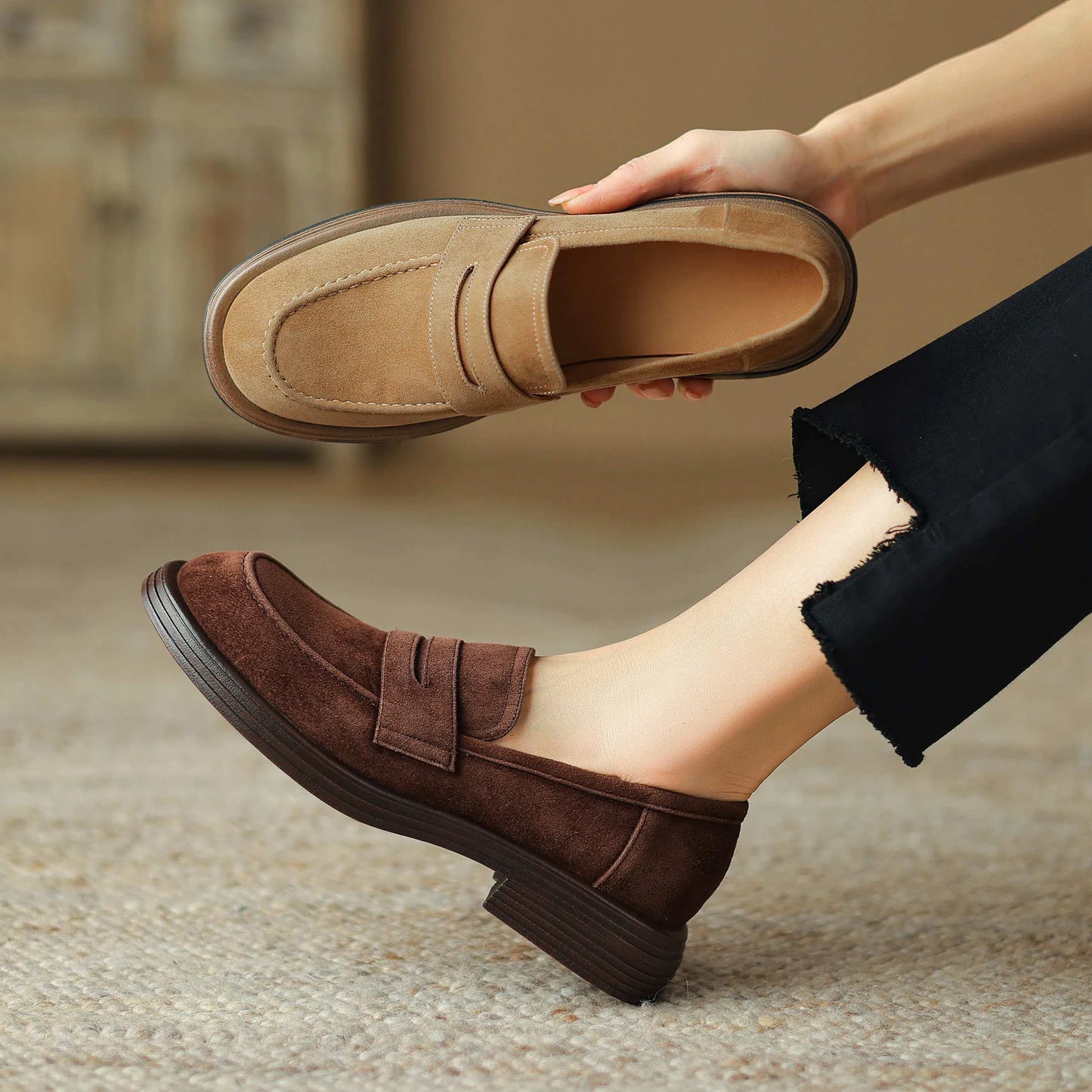 Krazing Pot Sheep Suede Size 34-41 Round Toe Med Heels Retro Mature Loafers Slip On Casual Spring Shoes Dating Brand Women Pumps