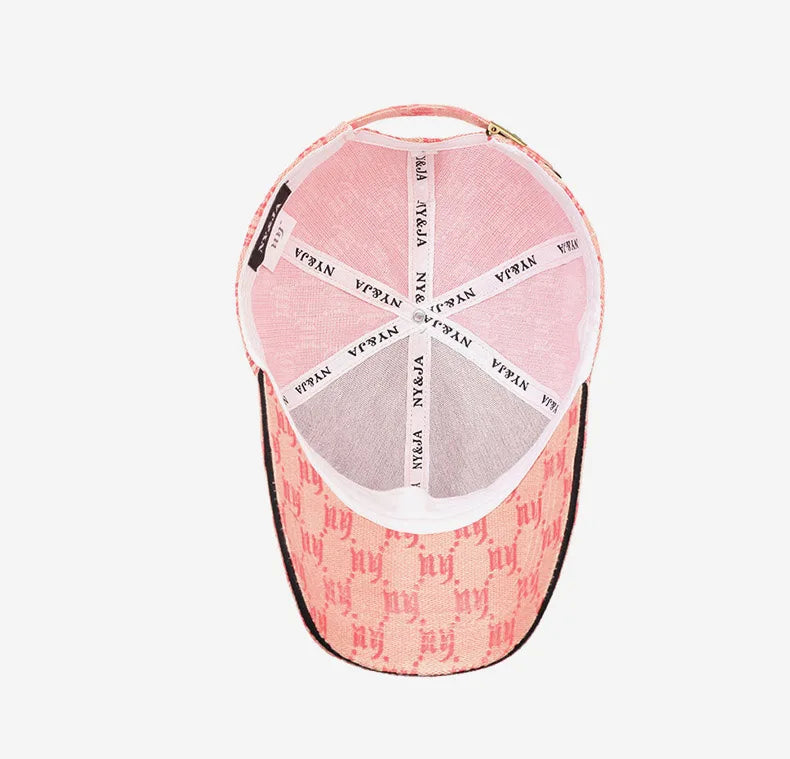 Elegant and Trendy White Baseball Cap: A Blend of Style and Versatility